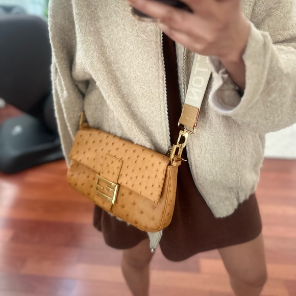 SOLD Fendi Baguette Ostrich Brown - Picture 9 of 17
